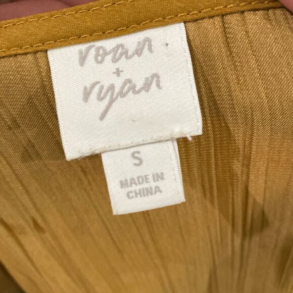 Roan + Ryan Talulah Dress beautiful gold color fabric flattering ruffles - Picture 12 of 14